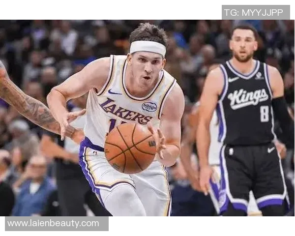 拉文带领公牛挑战独行侠双方激战引发球迷热议与期待